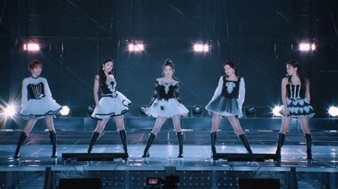 Red Velvet 레드벨벳 'Feel My Rhythm' Stage Video .
